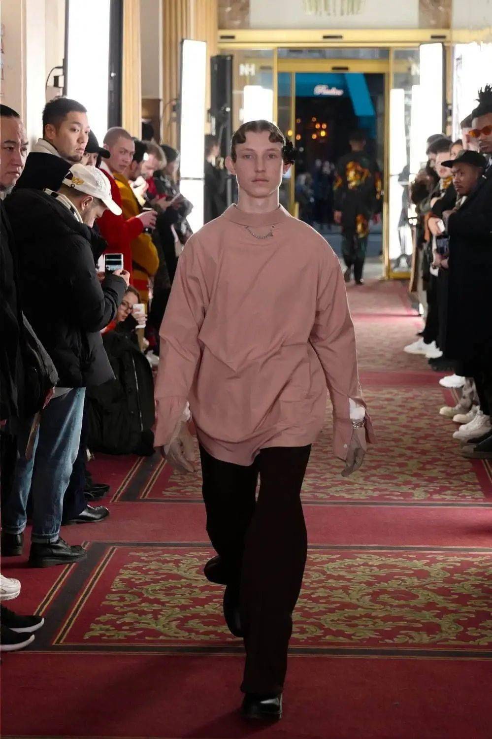 日本|承袭于三宅一生的精致街头雅痞，这个小众日本品牌有点东西