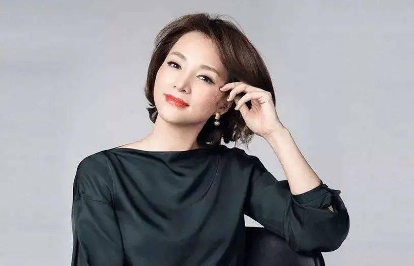 美女|刷屏!一美女记者火了!网友:爱上看新闻