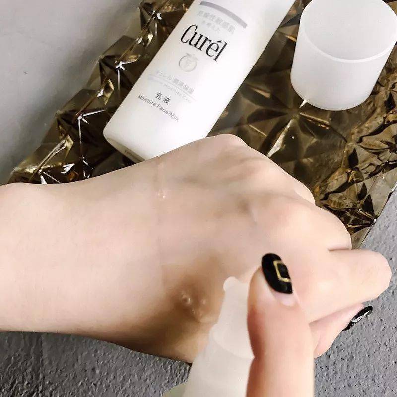 肌肤|谁说便宜没好货？这些平价护肤品好用又适合学生党！