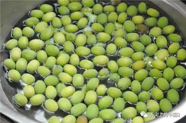 莲蓬|简单一炒比薯片还香！秋天抓紧吃！70、80后农村娃最爱的零食