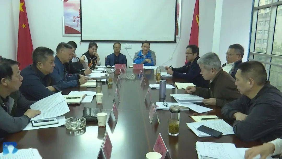 9月22日,省禁捕办来我县督查禁捕退捕专项资金使用情况,副县长柯振华