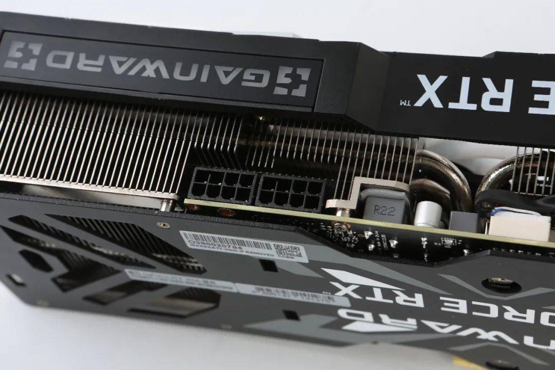 耕升geforce rtx 3090炫光:以光为名,辅以强劲性能