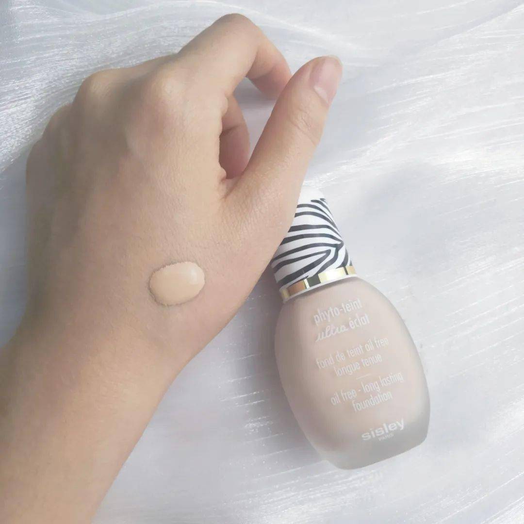 配方|想要不脱妆，就要Sisley 持久粉底液~