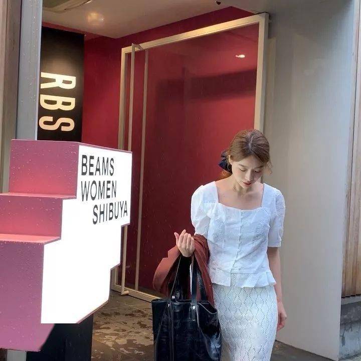 女王|穿对领口,不用减肥也能瘦!瘦!瘦!