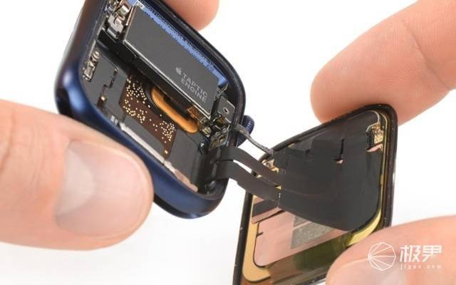 スマートフォン/携帯電話 その他 Apple Watch Series 6拆解：电池比上一代更大，机身厚度更薄_传感器