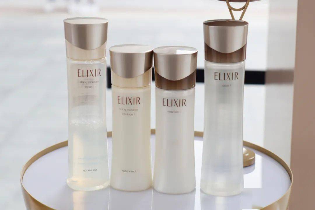 肌肤|济南第一家怡丽丝尔快闪店火爆来袭，各类明星产品都全了