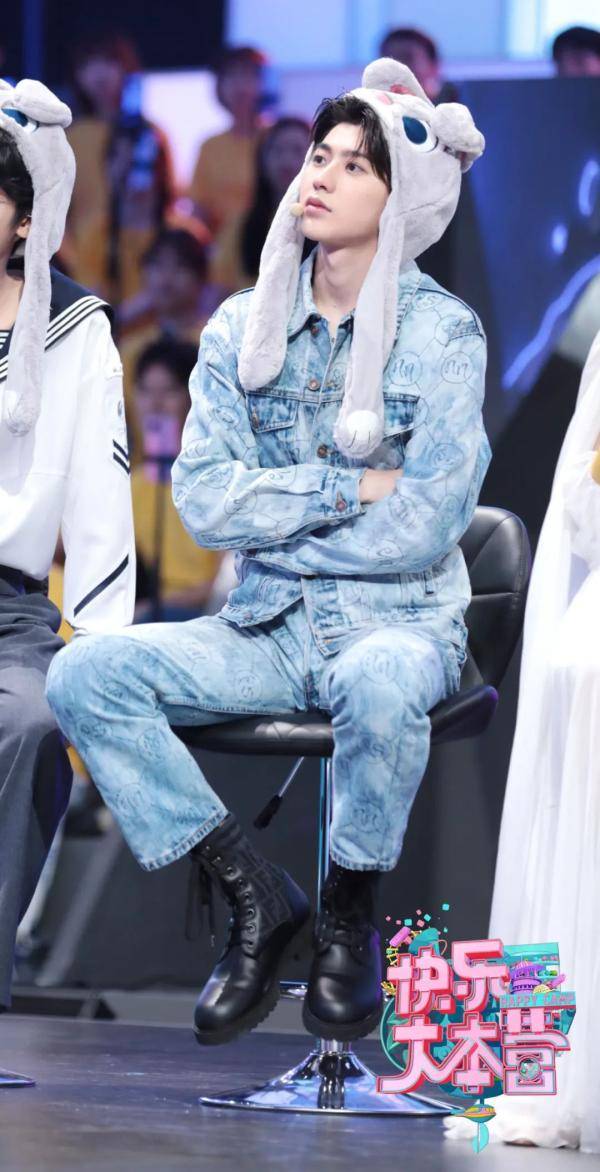 谢娜|《快乐大本营》音乐奇妙夜热浪来袭杨颖献舞谢娜蔡徐坤师徒互怼