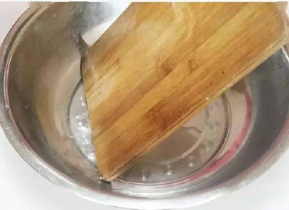 菜板发霉还能用吗 a629a8a9d3214798b6cde2865e511db4.jpeg