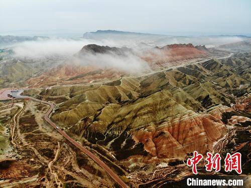 中国|张掖世界地质公园揭牌 属中国唯一丹霞彩丘景观复合区