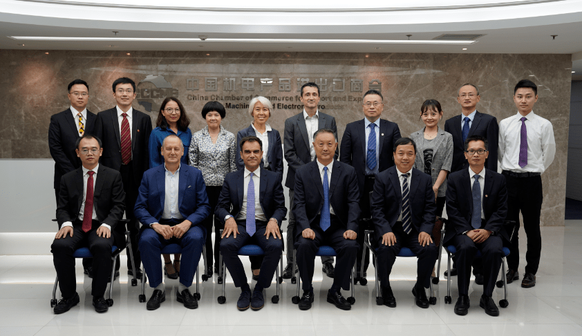 刘怀亮陪同机电商会张钰晶会长会见法国电力集团副总裁兼中国区总裁傅