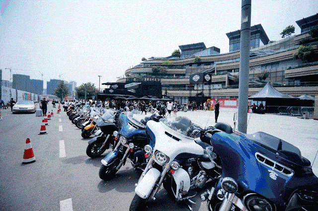 全体湘潭人湘潭红街国庆再开街港味潮流市集潮流音乐节哈雷机车队嗨爆