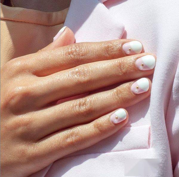 红色|今秋最流行的10款美甲：温柔又高级