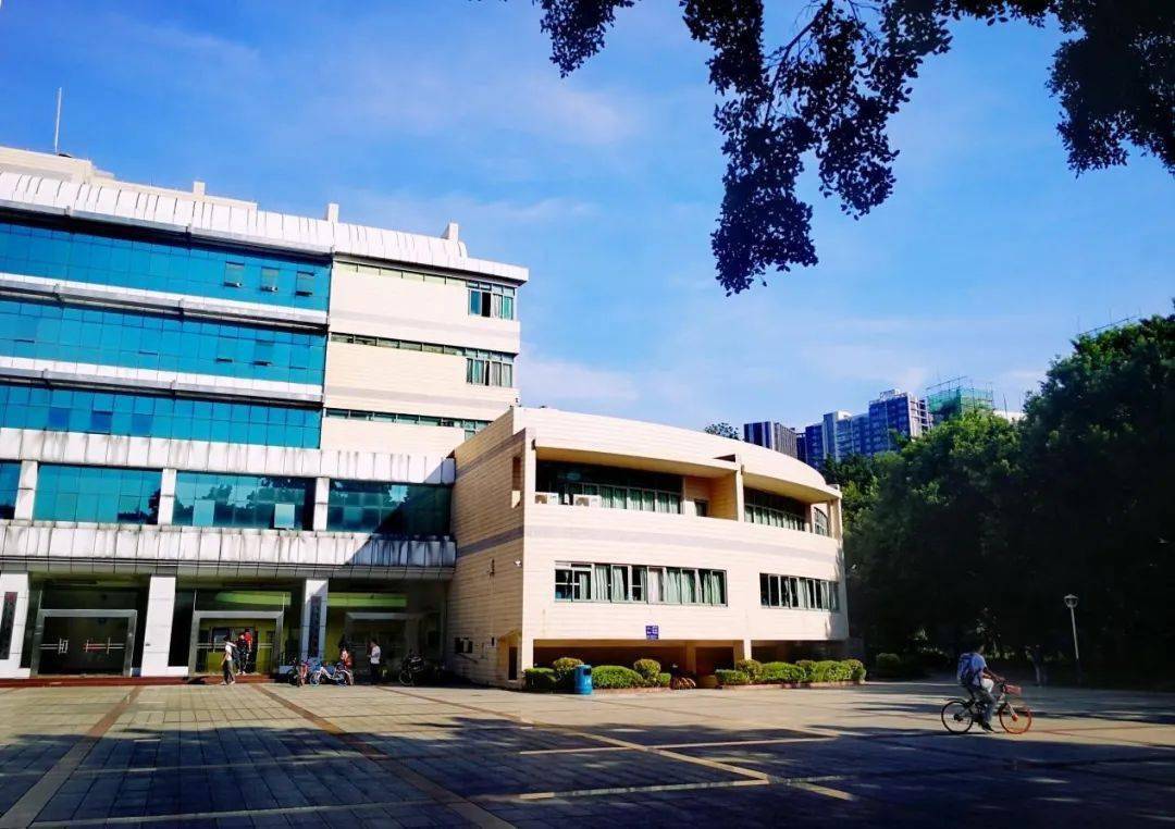 美丽校园我的家【江湾如画】/佛科院送你金秋第二波美景