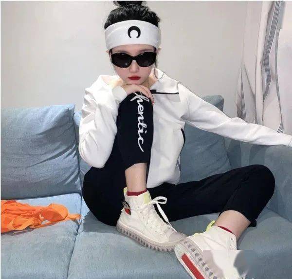 天花板|秋天的第一双运动鞋,都是些什么颜值天花板级别的啊!