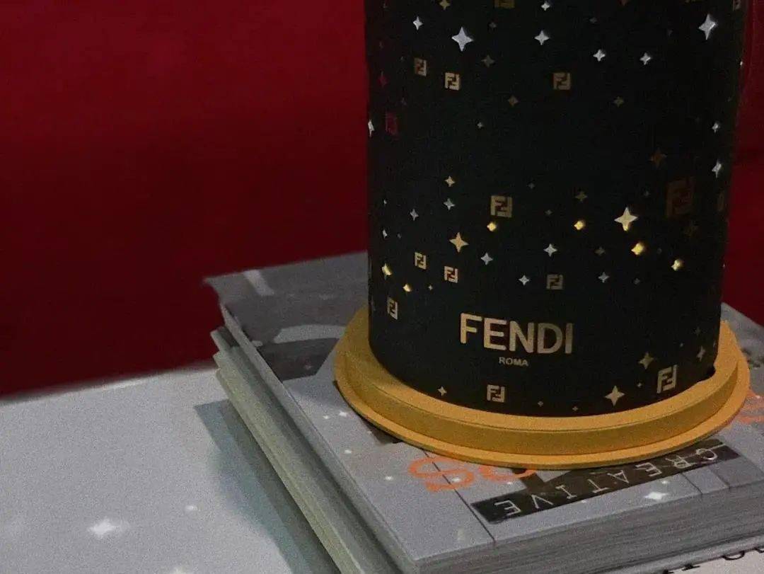 礼盒|大 牌 的 月 饼 长 啥 样 啊 ？