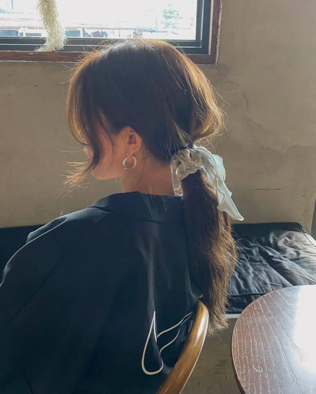 教程|一看就会!4款韩系气质盘发教程,30秒迅速出门!