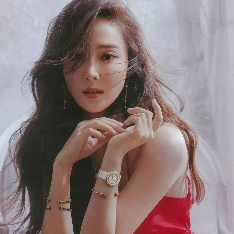 盲目跟风|换发型怕踩雷？拒绝盲目跟风，学会这3个技巧，超显气质还能“一键瘦脸”！