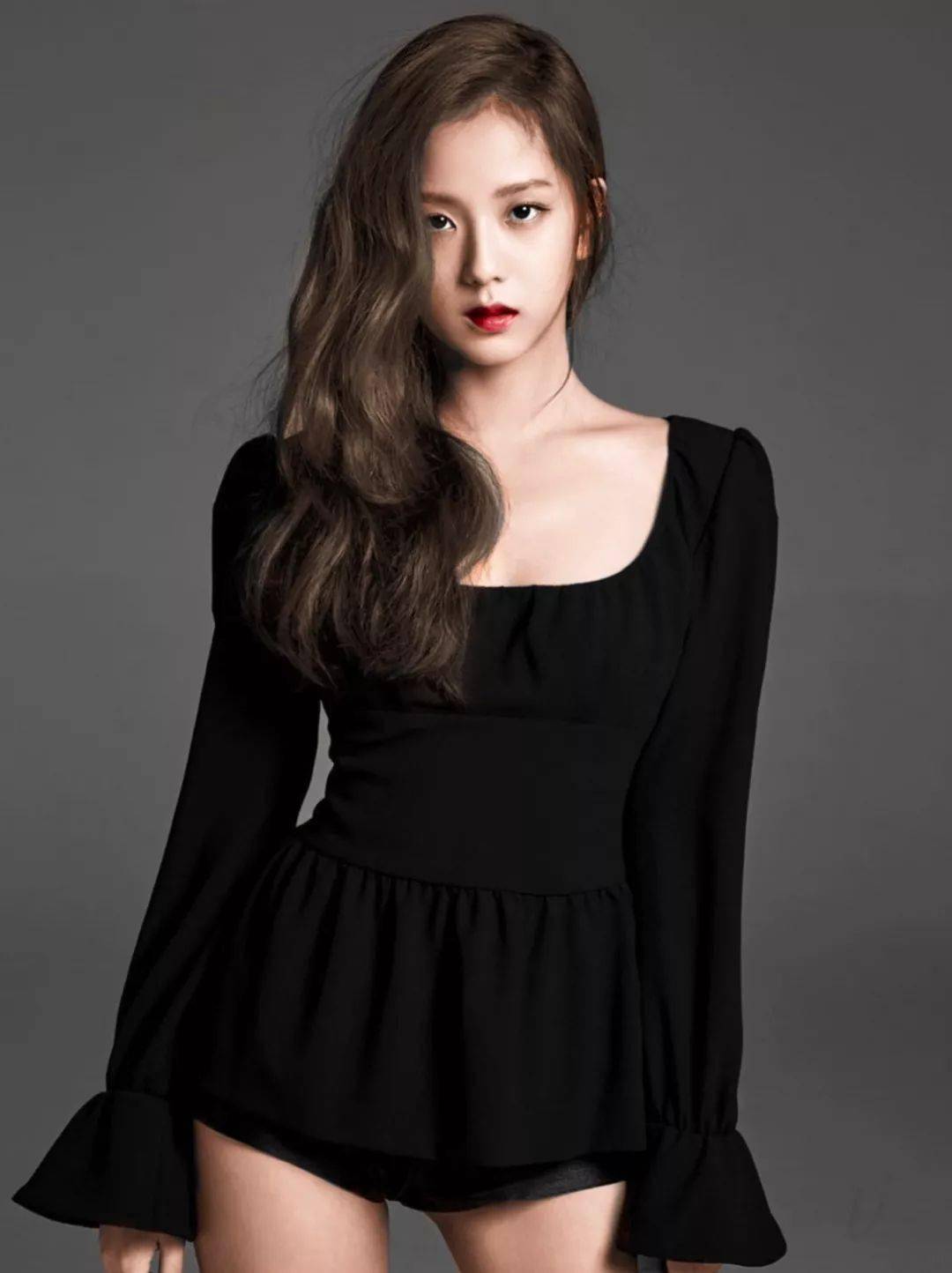 盲目跟风|换发型怕踩雷？拒绝盲目跟风，学会这3个技巧，超显气质还能“一键瘦脸”！