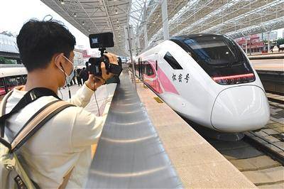 怀密线北京北站开通地铁设专用进出站口