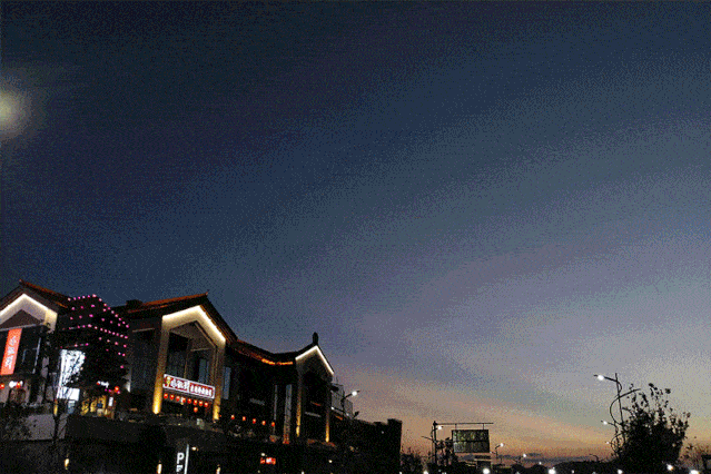 就在今晚!梅城这个最具客家特色的商业街区亮相啦,24小时繁华不停歇!