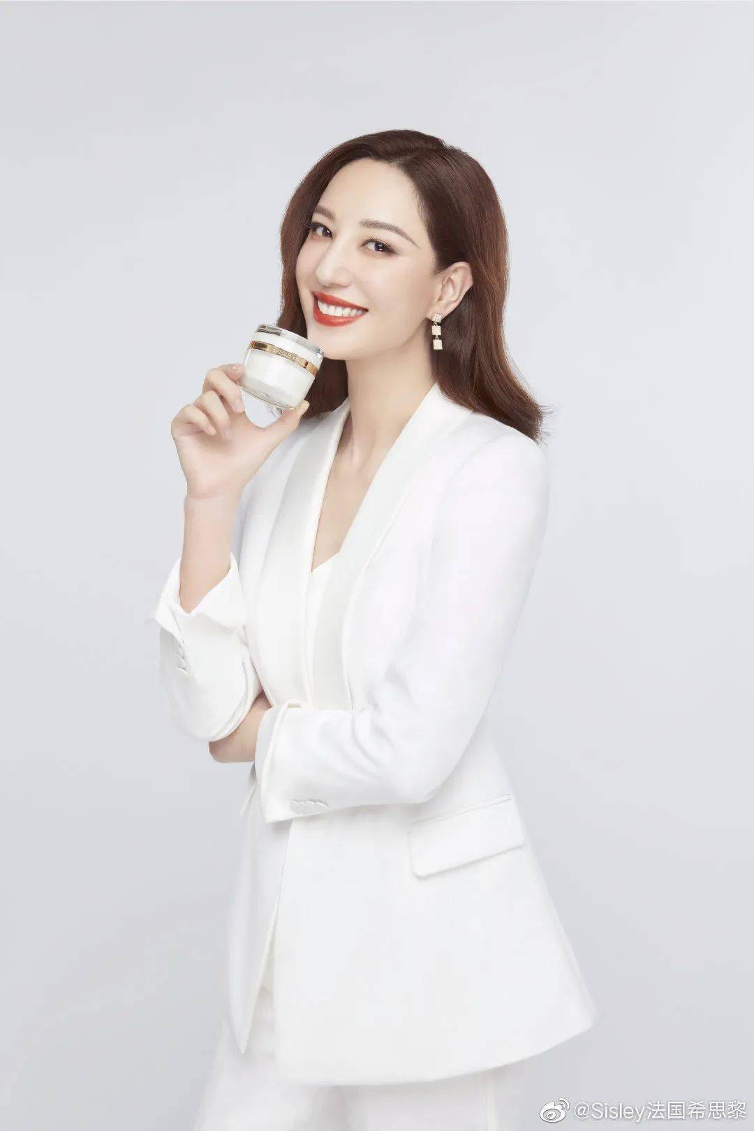 满分|乘风破浪的郑希怡永远飒气满分,快来揭秘她的“御龄魔法”~