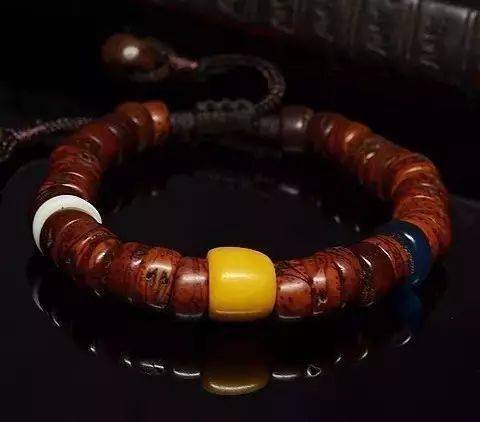 配饰|除了包浆，手串玩成这样才算高手！