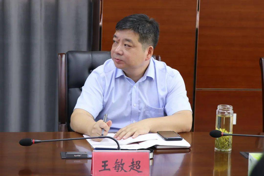 镇党委副书记管文斌希望政银企要认识合作的形势,正确处理好相互关系