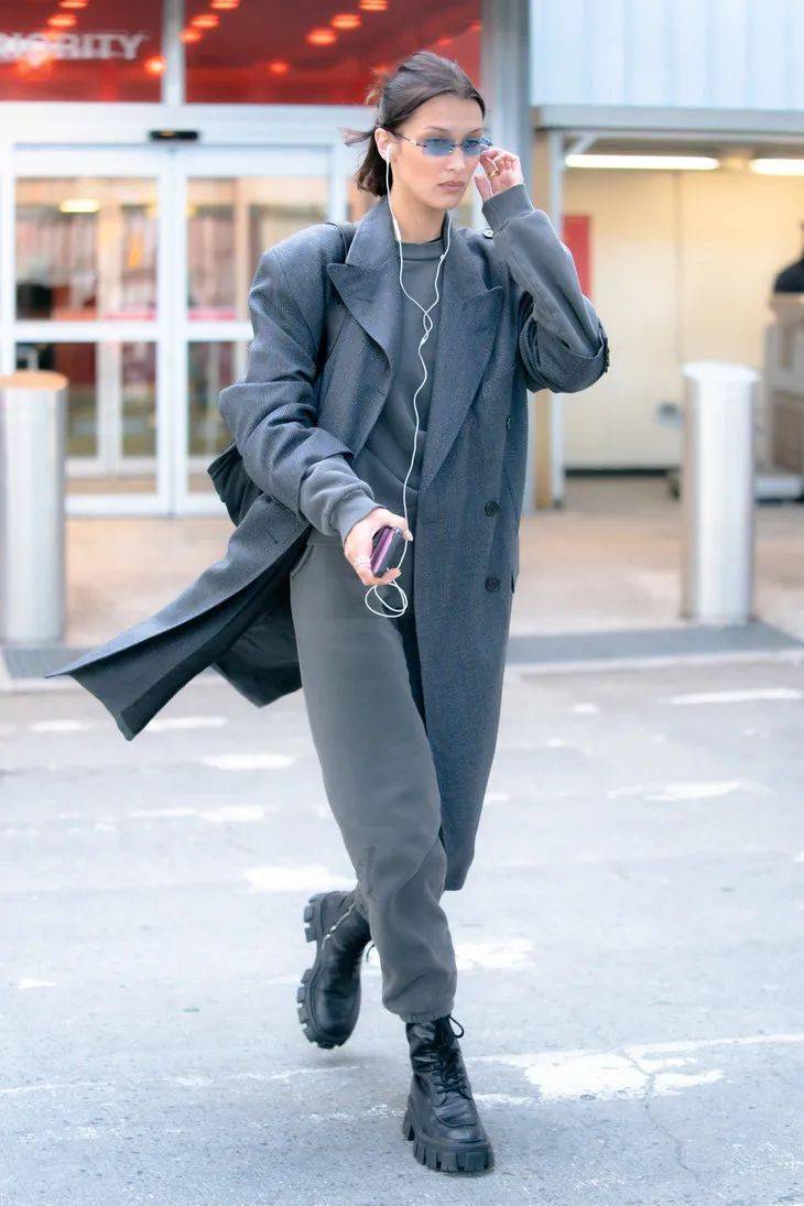 西服|被腿更长的她“抢”了代言,小S心服口服