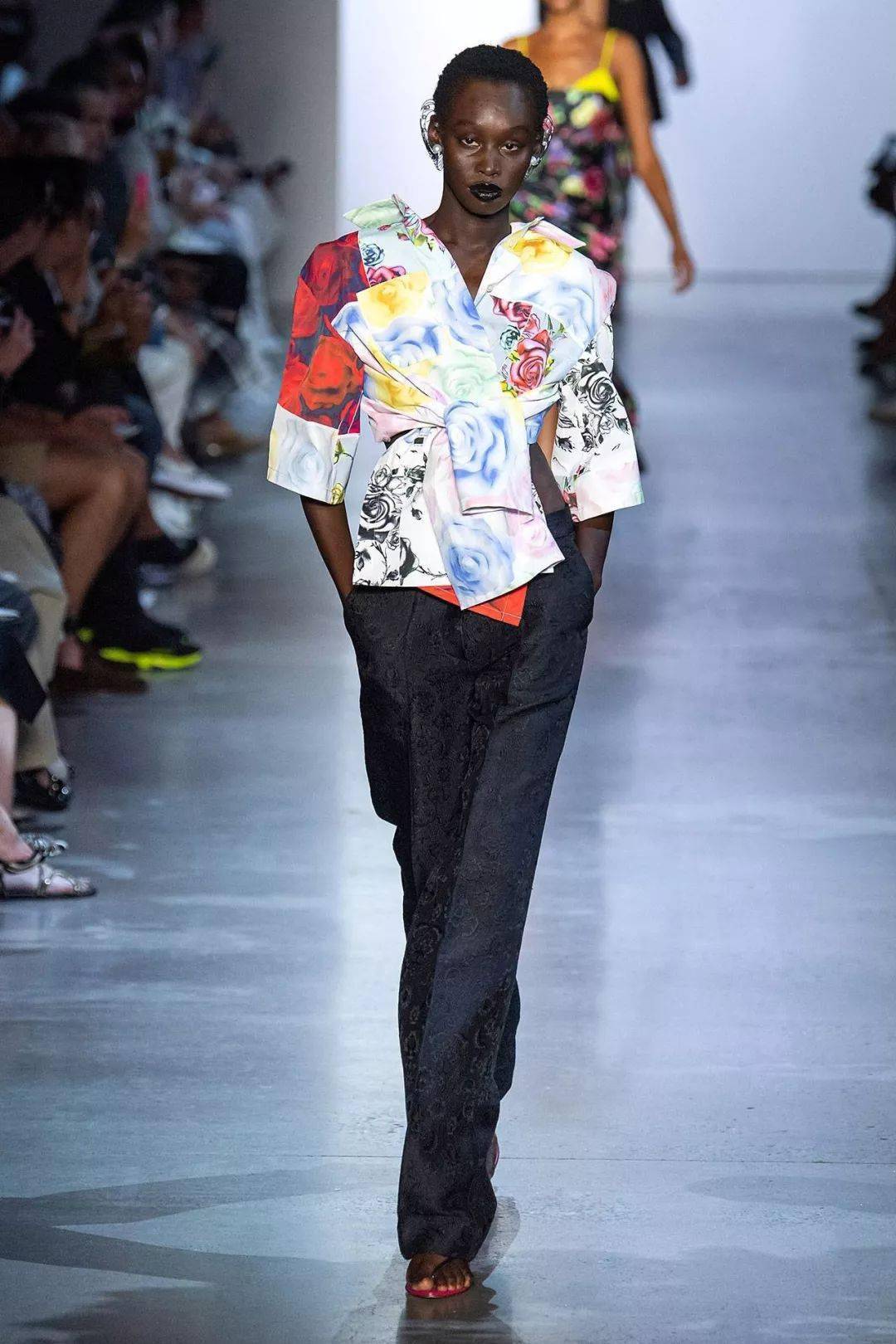 Gurung|犹如花卉田园诗的超美礼服设计，来自尼泊尔的＂名媛杀手＂设计师，美国第一夫人都爱他！