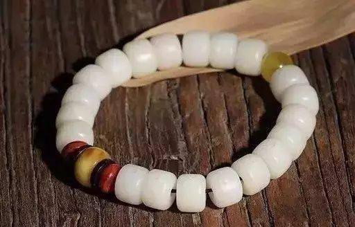 配饰|除了包浆，手串玩成这样才算高手！