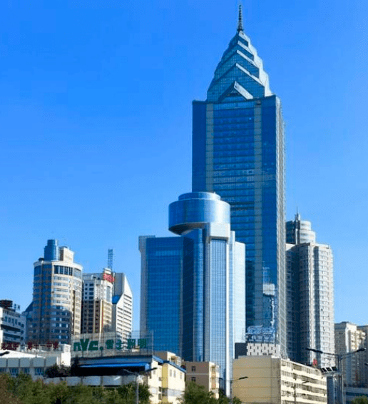 是目前乌鲁木齐最高的大厦,也是新疆和国际中亚五国所在的中亚地区第