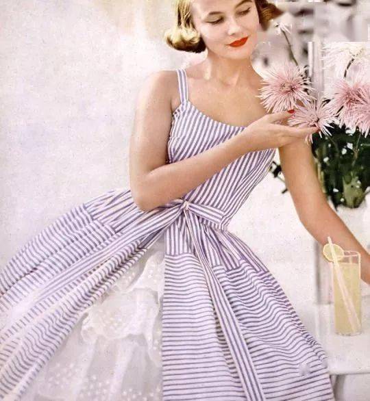 配饰|60年前的穿衣灵感,太实用