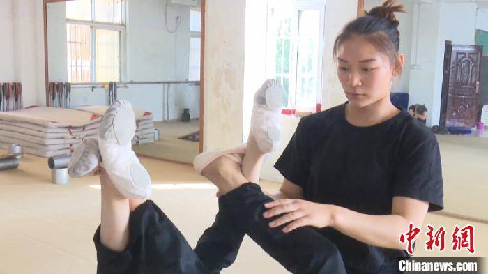 因为|安徽女孩练习杂技11年：因为喜欢不觉辛苦