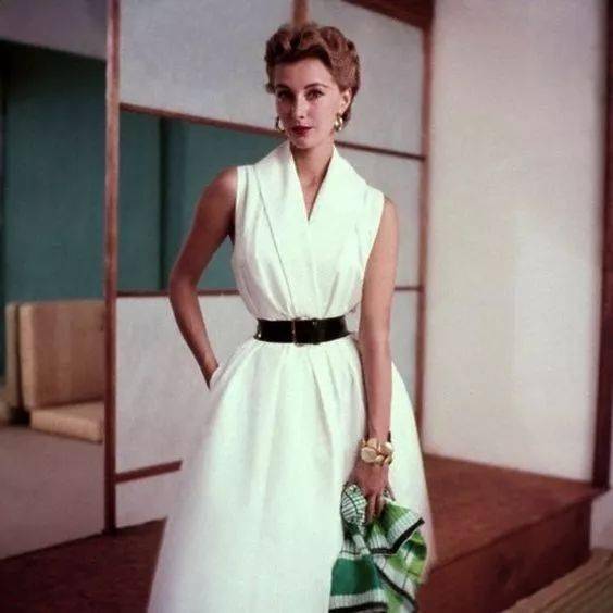 配饰|60年前的穿衣灵感,太实用