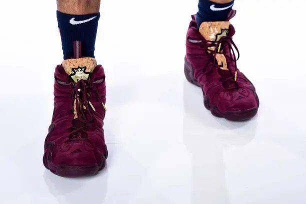 Waffle|侃鞋丨阿迪达斯的2020：惨痛之下，仍有光芒