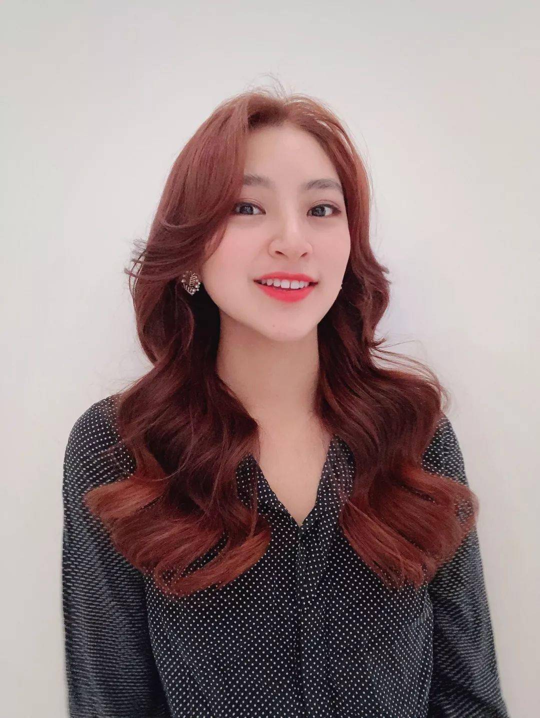 造型|16.9元剪发/88元明星染或烫造型，是时候体验一把20年热门发色“透明雾感”