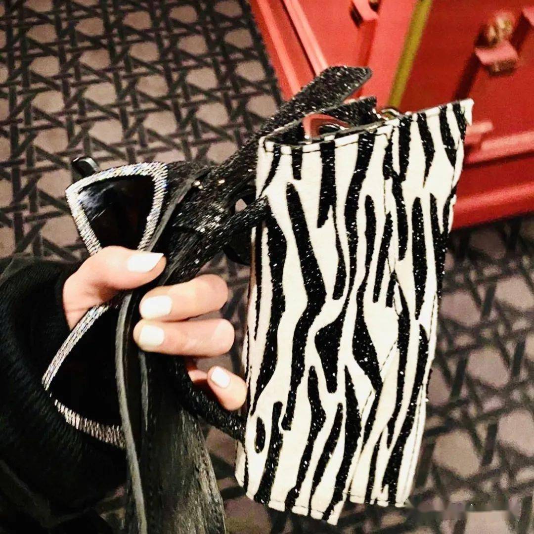 直视|钛合金眼也没法直视的小众品牌，拥有一件闪耀全场！