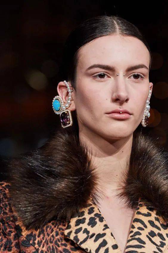 配饰|拉风派vs精致派?你pick哪一种配饰style?