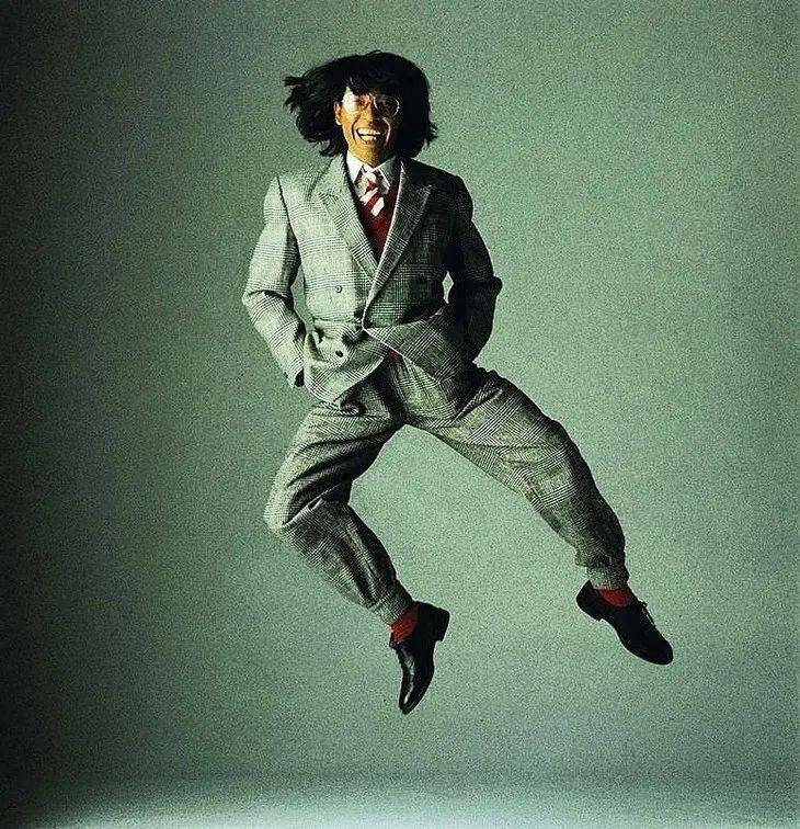 虎头|时髦办 | 虎头、眼睛都不是高田贤三,他只是纯粹的爱花少年