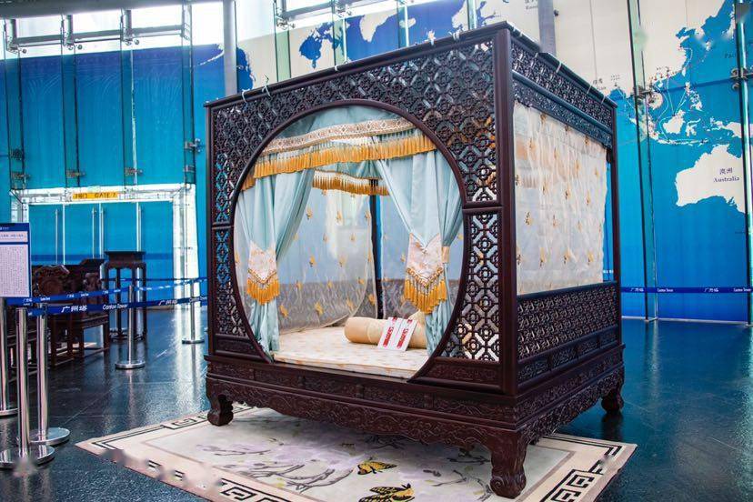 惊艳！红木家具浮雕上再现《清明上河图》_搜狐网