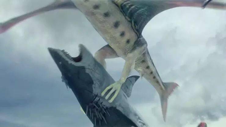 俄罗斯意外唤醒了一种巨型机器人,同时又出现了新的巨型鲨鱼,威胁着