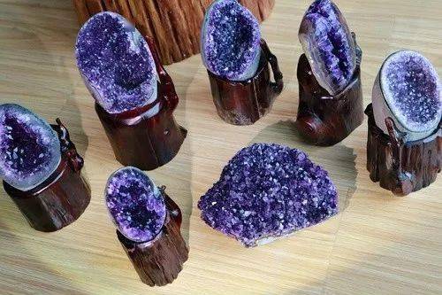 包某|＂我是公主！＂女公务员贪污307万只为买水晶！瞎买水晶，活该坐牢！