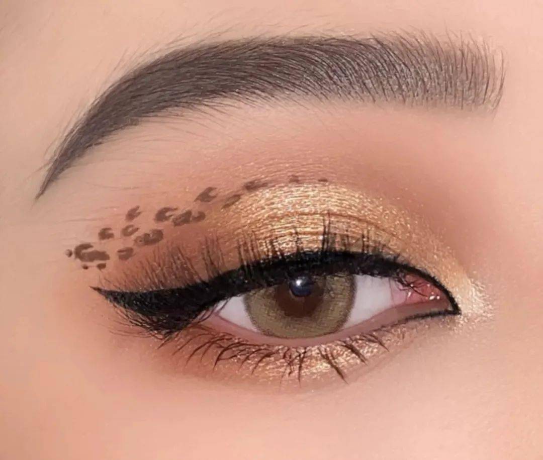 照片|学会撞色妆，待在家里也能拍出获赞无数的照片