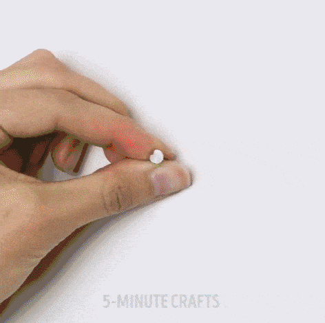 通常来说引起墙面起泡,掉皮的原因主要有以下两点: 1,涂料调配中添加