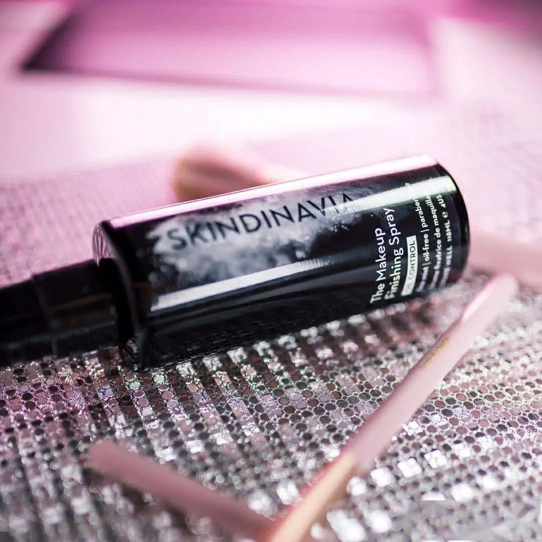 脱妆|告别卡粉，秋冬天也要持久保湿的定妆秘籍！！