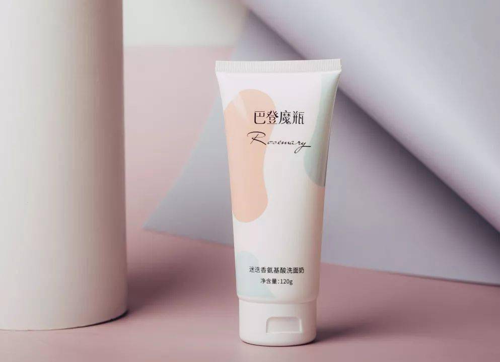 氨基酸|拒绝“螨虫脸”，5秒揉一揉，螨虫全出来了，痘痘黑头全没了！