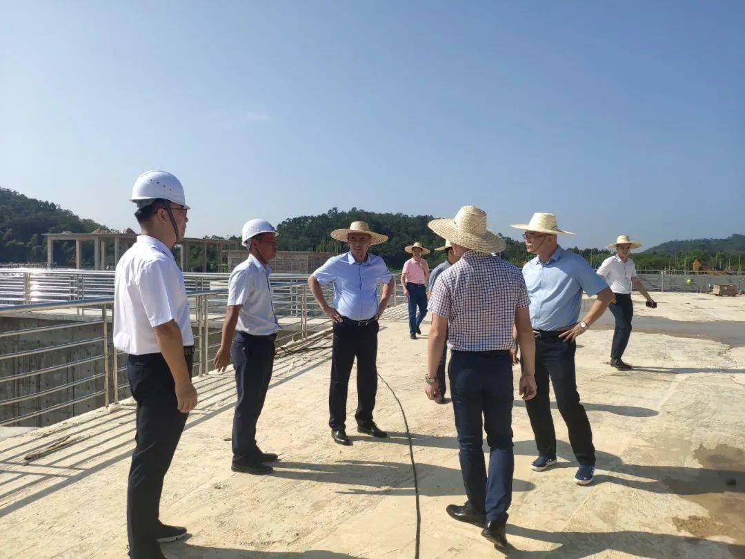 民生廉江一帮领导到这些地方进行视察并说了