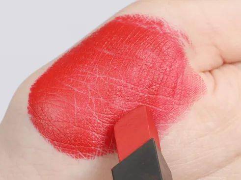 姐姐|无敌显白女团色！姐姐们都爱YSL小金条！！