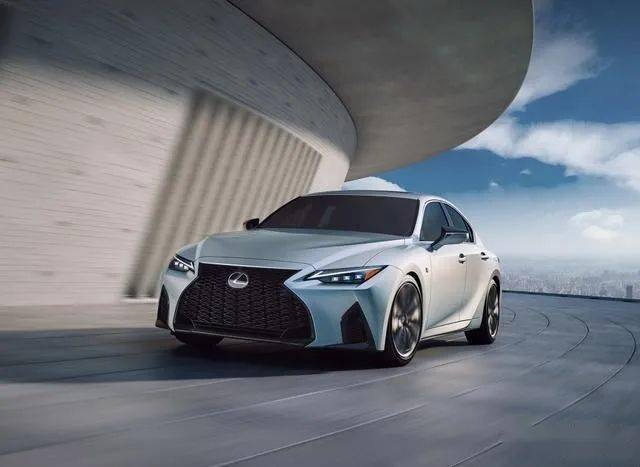 2020年中型车保值率_买车保值率是关键,这几款高保值的中型车,开3年卖也