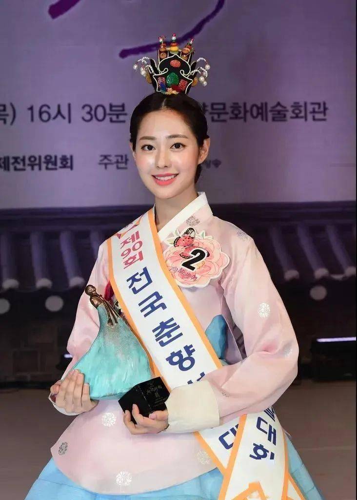 春香|美翻了！23岁撞脸“金泰熙”的她，拿下了韩国选美冠军！